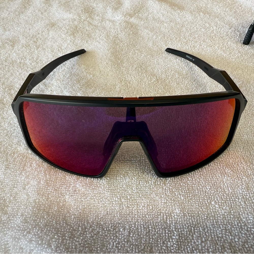 Oakley Sutto. Matte black